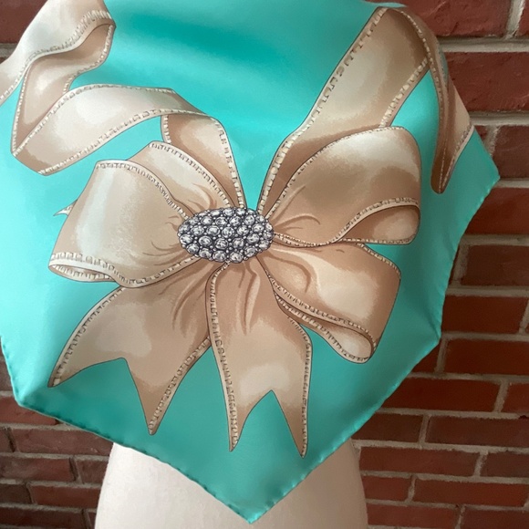 Tiffany & Co Tiffany Blue and Beige Ribbon Design Silk Scarf Hand-rolled  NEW - Picture 12 of 14
